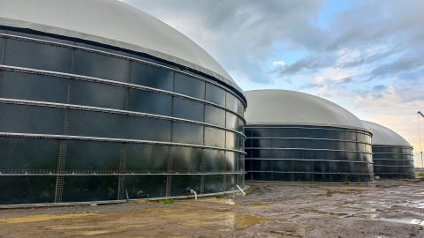 Budowa trzech zbiorników magazynowych na zatężony poferment, pochodzący z instalacji biogazowni oraz budowa stacji nalewczej pofermentu do autocystern oraz cystern kolejowych, na terenie zakładu ORLEN Południe w Jedliczu